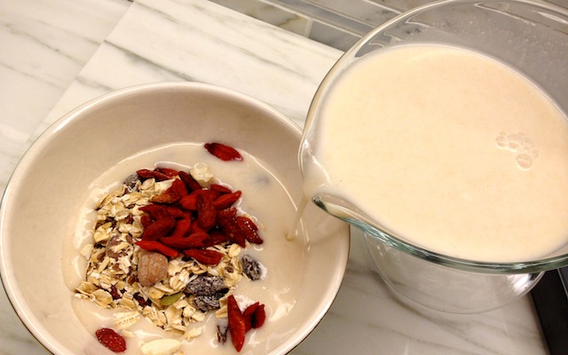 Smartlife Health Coaching Long Island and NYC - Recipes - Oat milk w museli and superfood